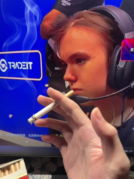 EDG更博：我们会不断反思 全力争取在之后的比赛中打出更好的发挥